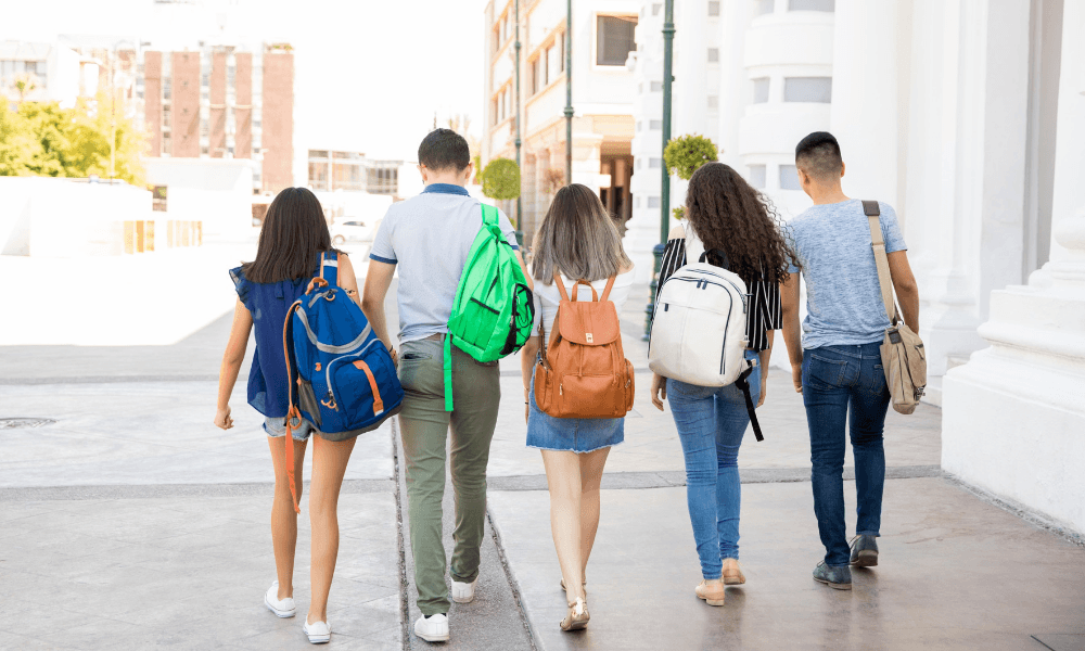 Porque o peso nas mochilas é prejudicial às crianças